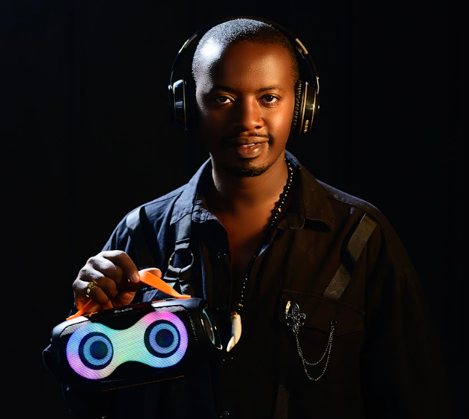 BLACK BassDrum 2 Wireless Bluetooth Speaker, 20W, Upto 9H Playtime, 1 Yr Warranty